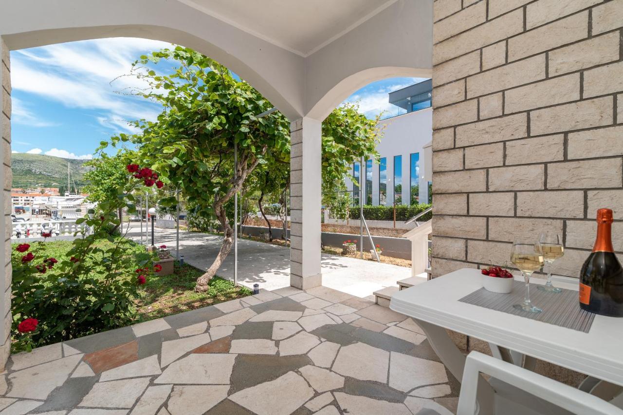 Apartments Bozan Trogir Exteriör bild