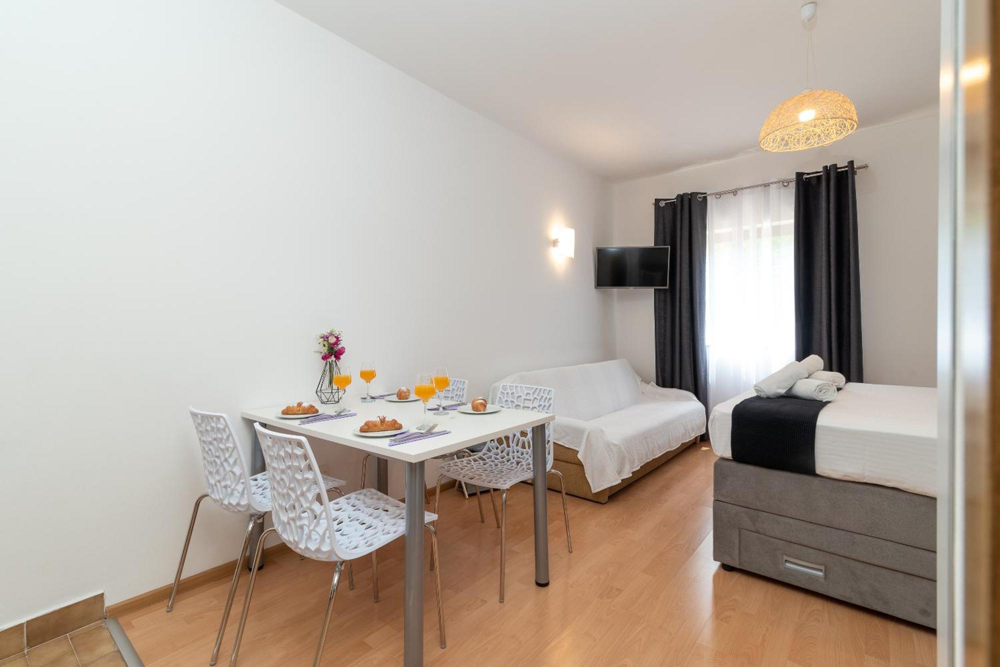 Apartments Bozan Trogir Rum bild